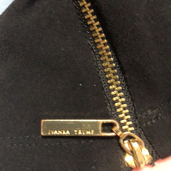 🛍️5/$20🛍️Ivanka Trump sleeveless top. Sz M. - Picture 5 of 5